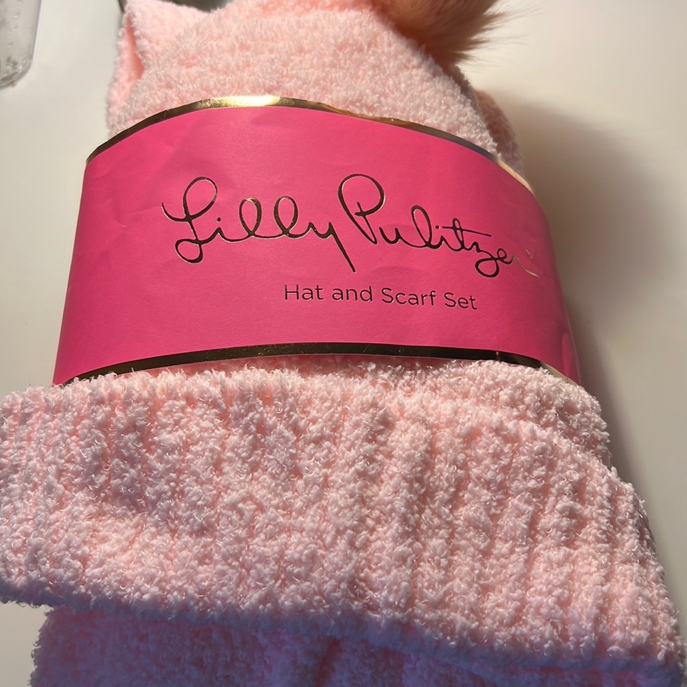 NWT Lilly Pulitzer hat and scarf set
